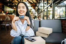 Hybrid Loyalty Programs: A Modern Approach to Customer Engagement